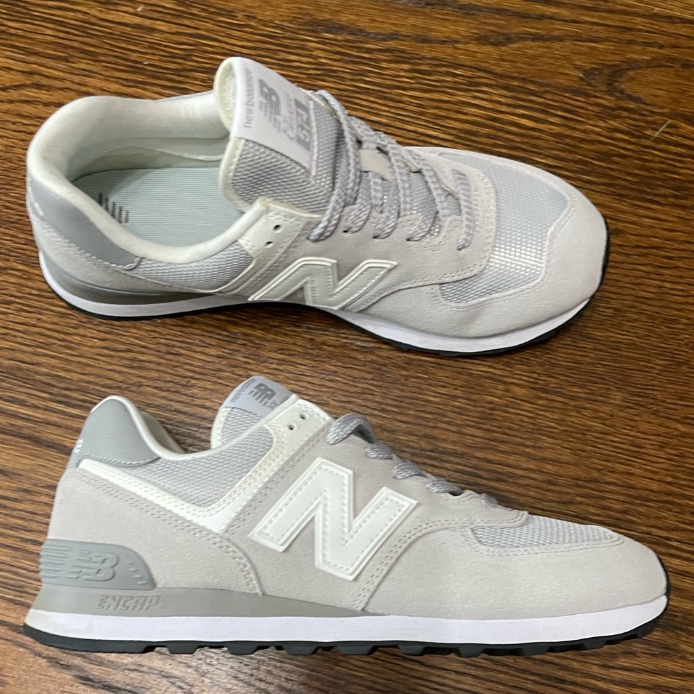 NWT New Balance 574 W 10 M 8.5